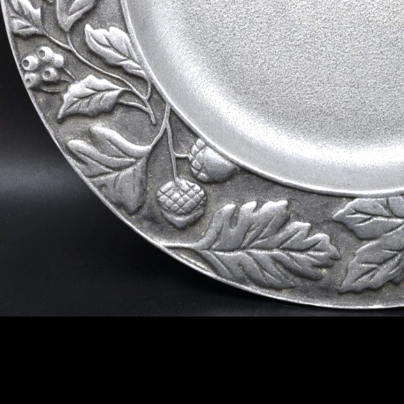 Vintage Longaberger Pewter Plate, Acorns, Berries 2001 - Picture 4 of 5